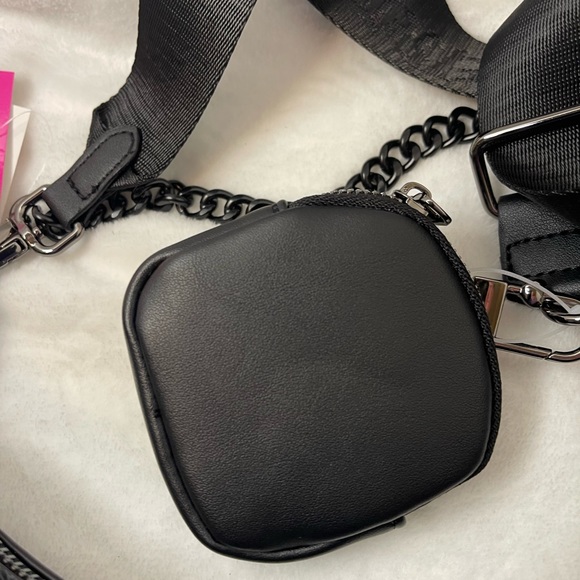 Betsey Johnson black shoulder bag with removable pouch, NWT - Picture 7 of 8